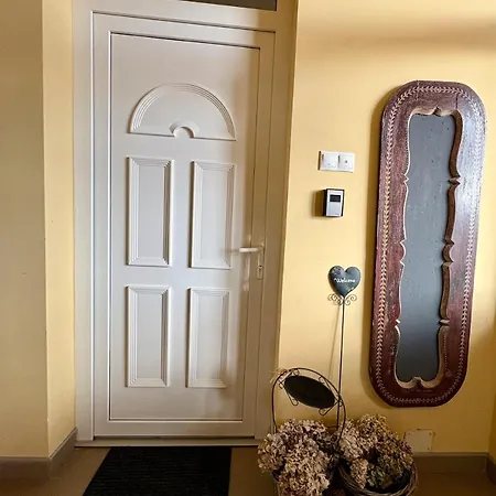 Gold Moon Apartment